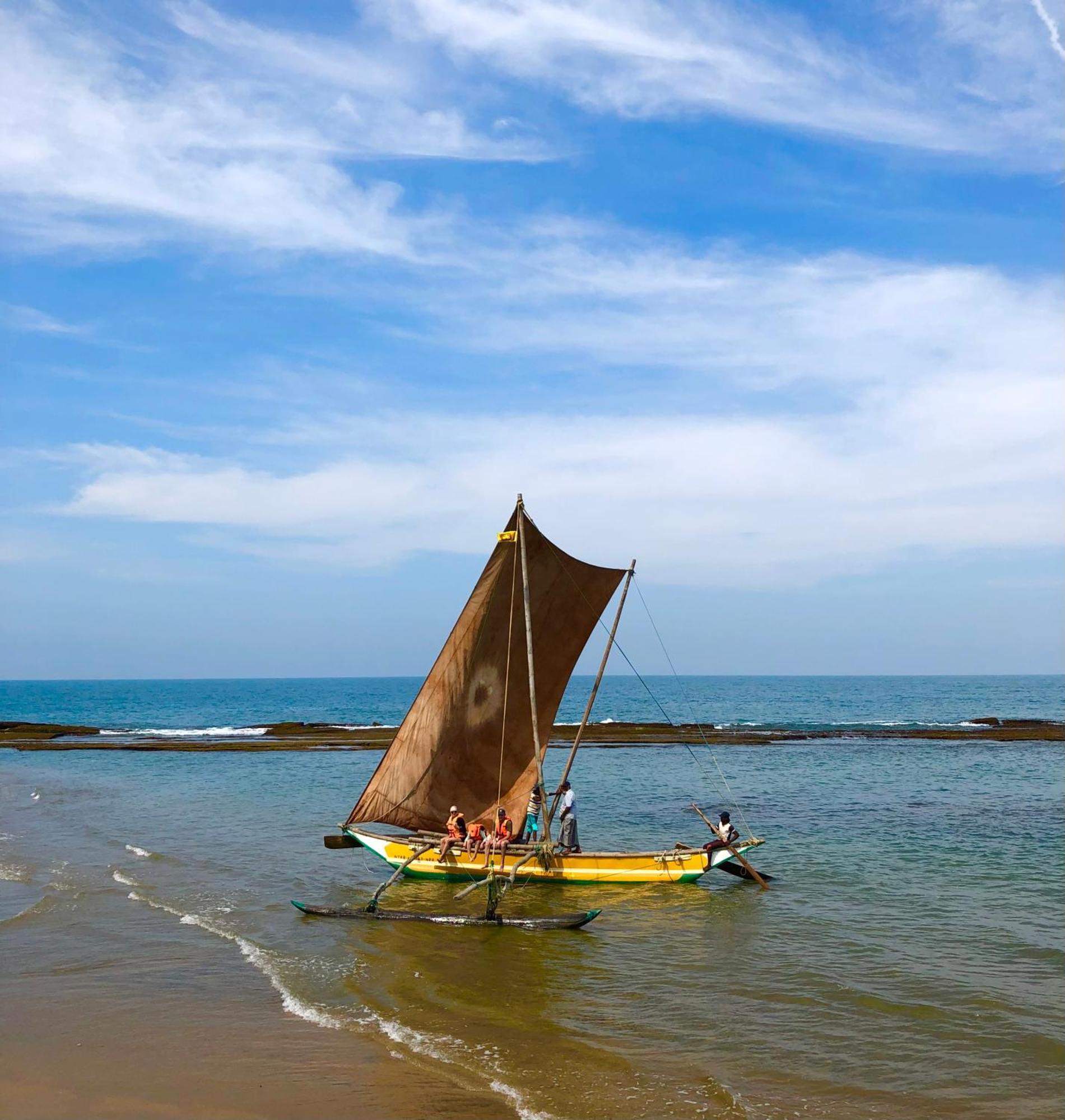 Negombo Morawala Beach Villa Luaran gambar