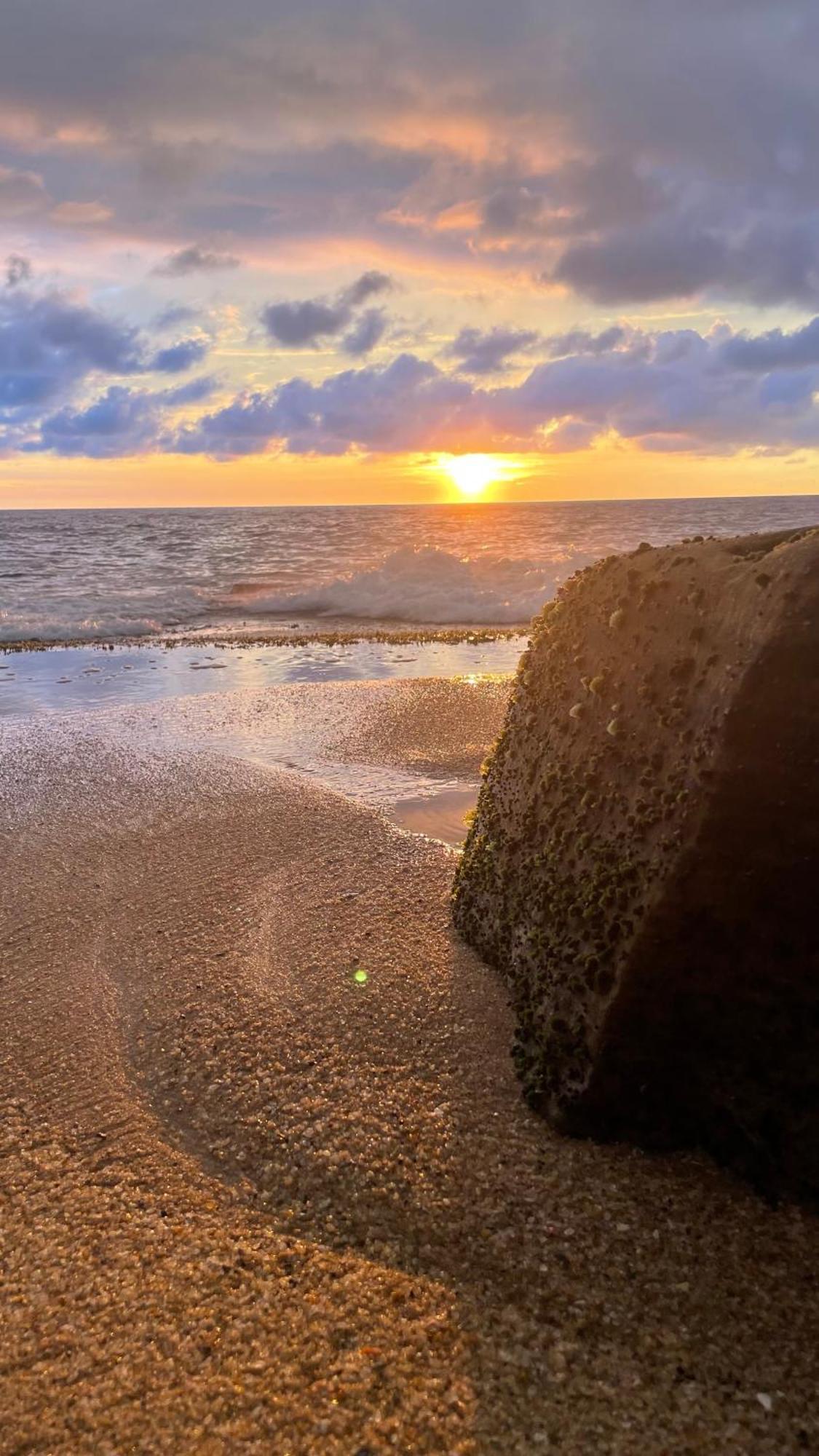 Negombo Morawala Beach Villa Luaran gambar
